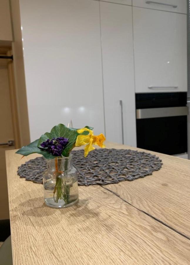 Mm Split Apartment - 5 Min By Car To The Beach & City Center - Free Public Parking Exteriör bild