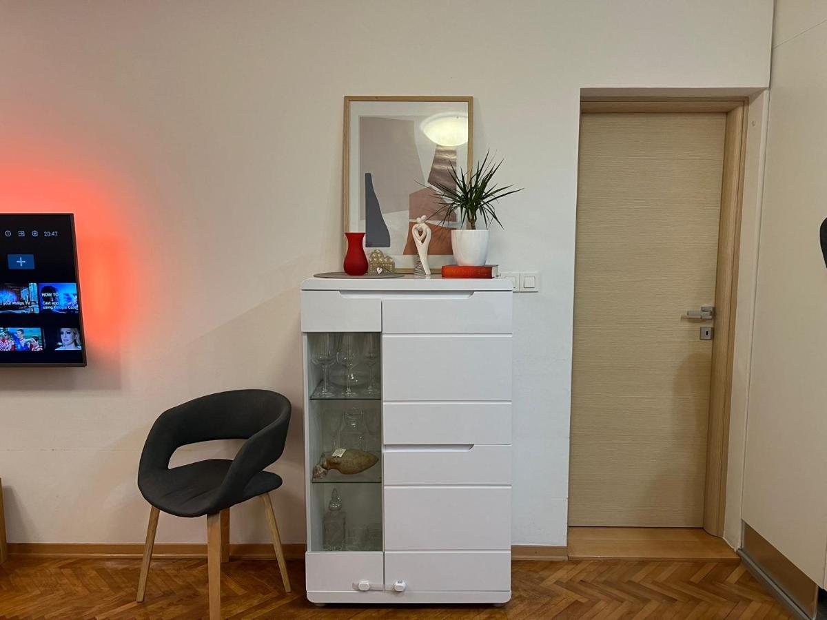 Mm Split Apartment - 5 Min By Car To The Beach & City Center - Free Public Parking Exteriör bild