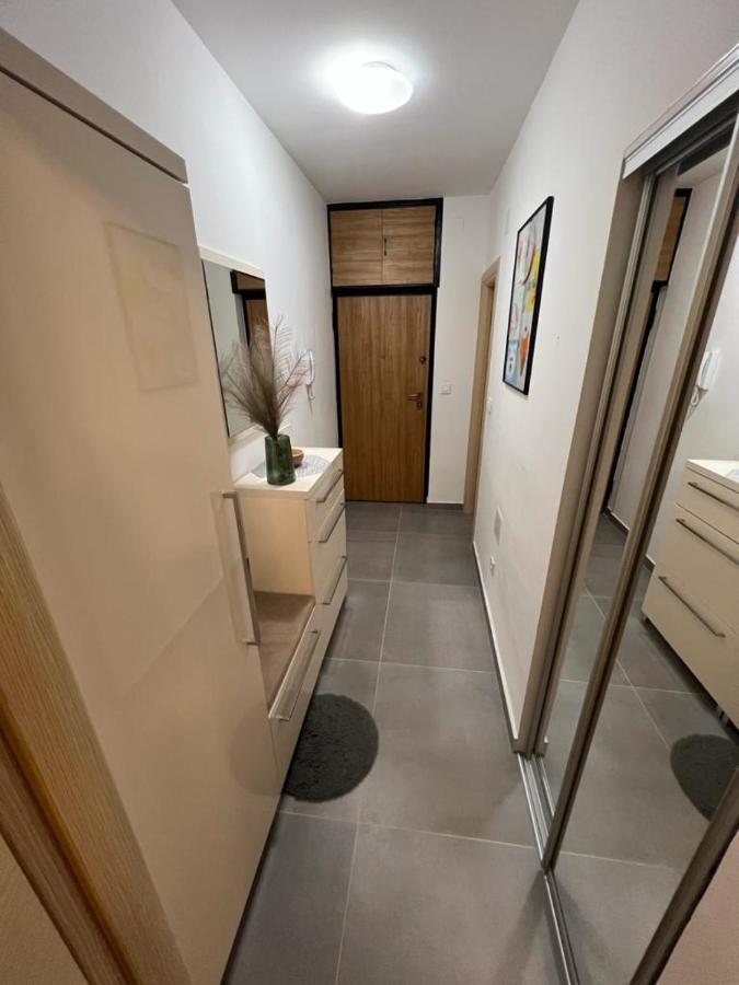 Mm Split Apartment - 5 Min By Car To The Beach & City Center - Free Public Parking Exteriör bild