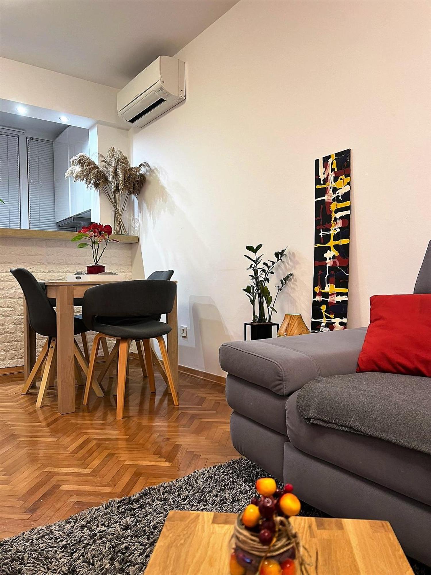 Mm Split Apartment - 5 Min By Car To The Beach & City Center - Free Public Parking Exteriör bild